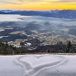 On Kobilica Off Grid Alpine Eco Retreat With Stunning Views Trail Access Only Hike&bike * Trzic