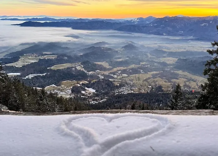 On Kobilica Off Grid Alpine Eco Retreat With Stunning Views Trail Access Only Hike&bike * Trzic